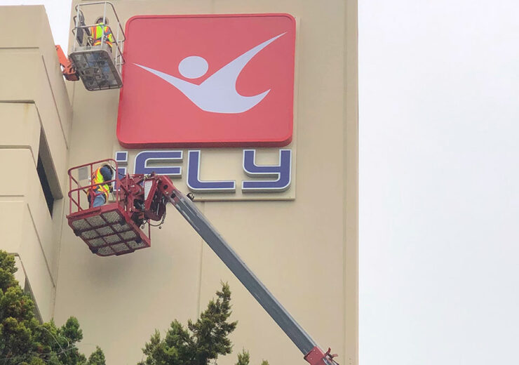 sign-installation-ifly sign-installation-ifly